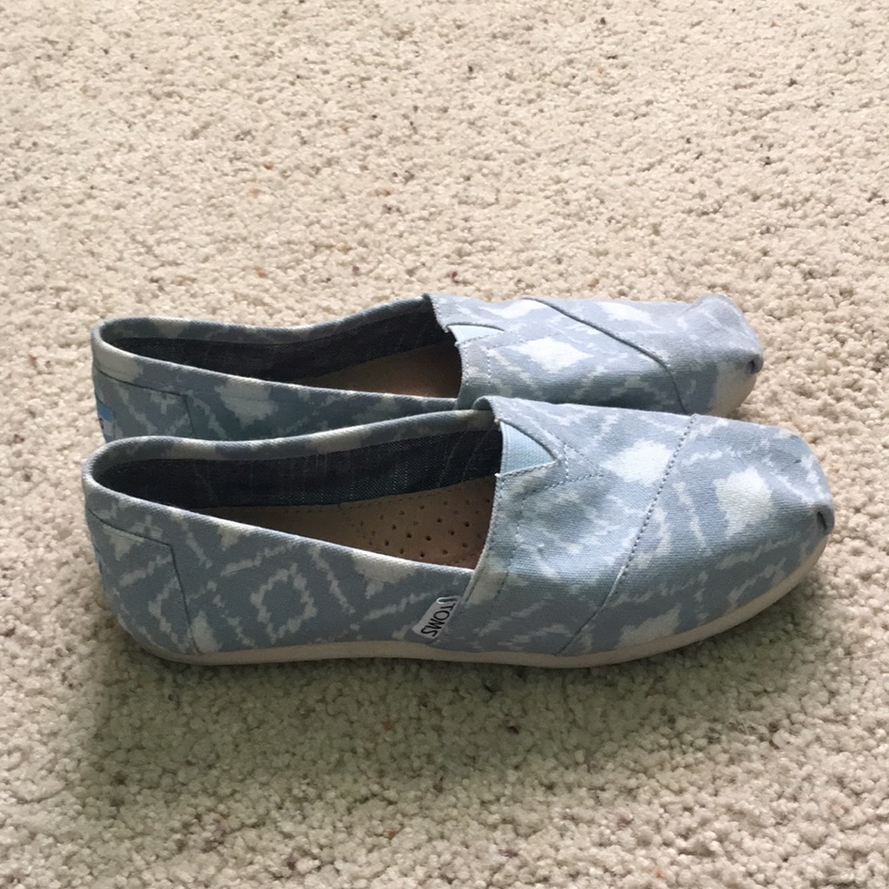 Toms! - Picture 2 of 7